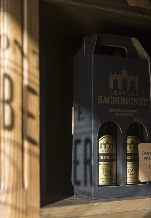 Fotografía de detalle tienda La Hermosa - Decoración cervecería artesana Granada